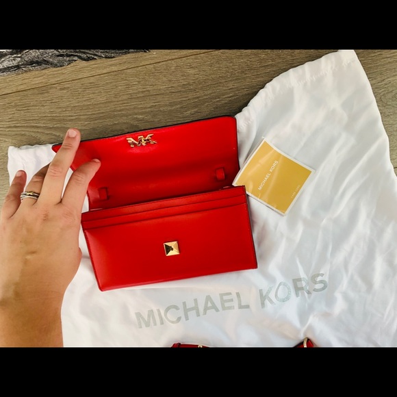 Michael Kors Crossbody/Clutch - Picture 5 of 10